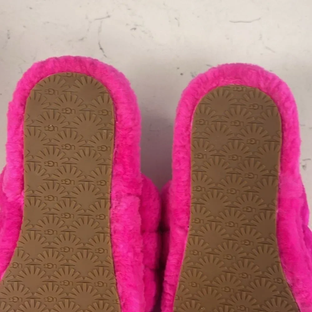 UGG Fluff Yeah Slide Kids Youth Size 4 Rock Rose -Hot Pink
